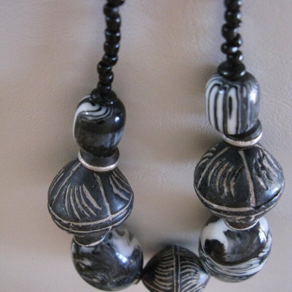 Neck lace - Picture 4 of 4